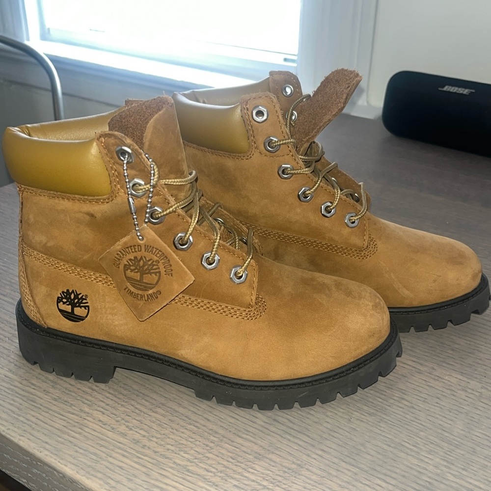 Classic youth Timberland boots